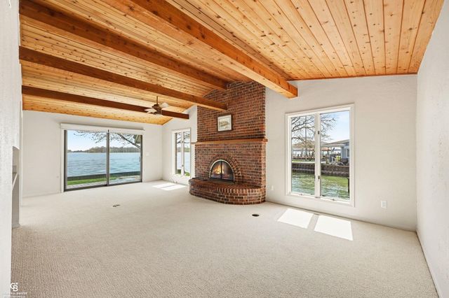 9617 River Road, Algonac, MI 48001