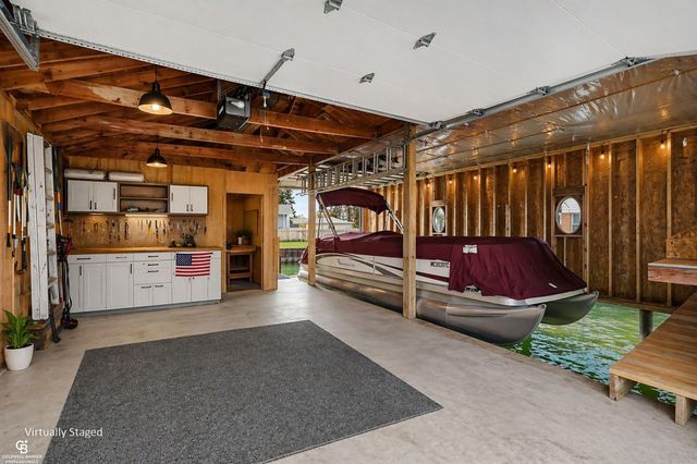 9617 River Road, Algonac, MI 48001