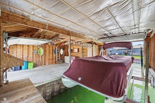 9617 River Road, Algonac, MI 48001