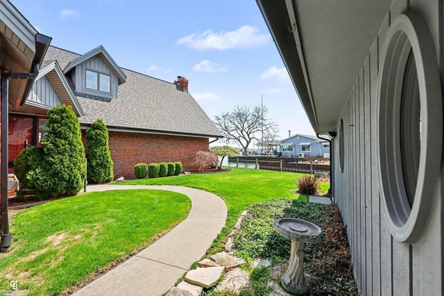9617 River Road, Algonac, MI 48001