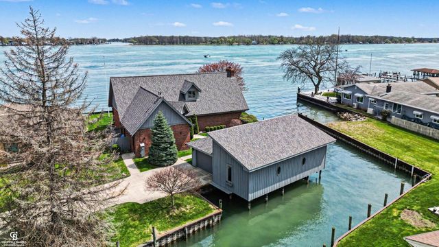 9617 River Road, Algonac, MI 48001