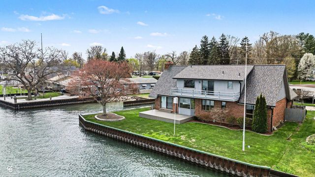 9617 River Road, Algonac, MI 48001