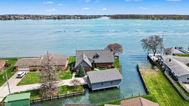 9617 River Road, Algonac, MI 48001