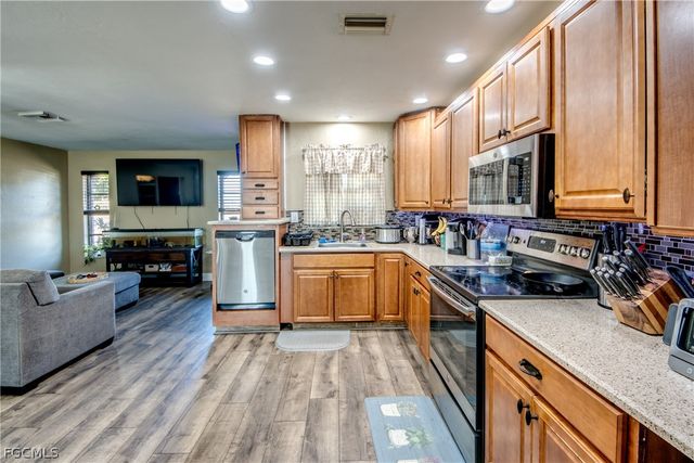 3015 8th ST SW, Lehigh Acres, FL 33976