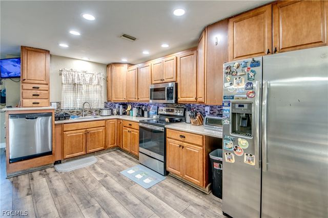 3015 8th ST SW, Lehigh Acres, FL 33976