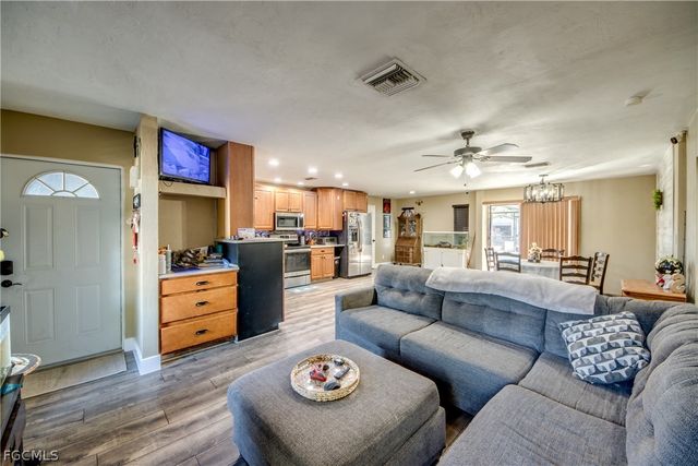 3015 8th ST SW, Lehigh Acres, FL 33976