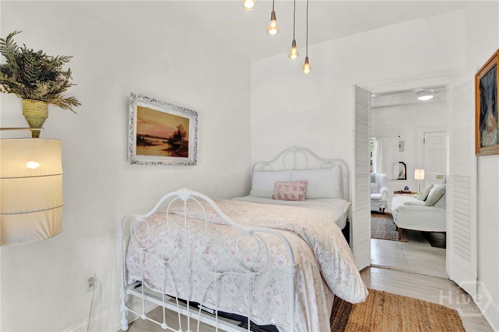 Image 19 of property listing at 535 E Gordon Street, Savannah, GA 31401