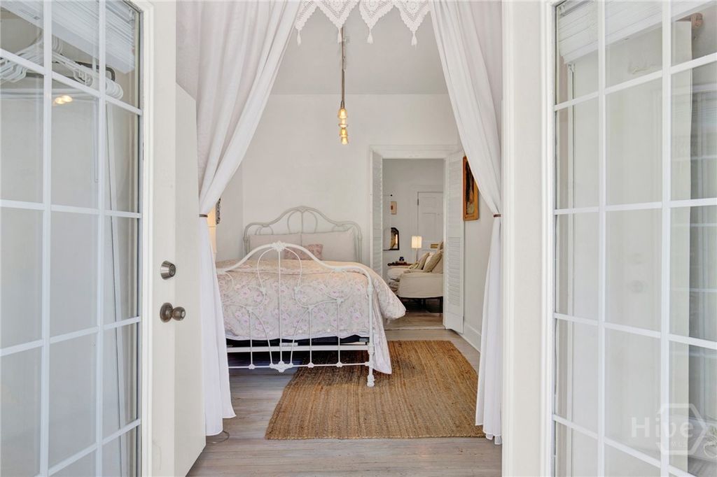 Image 21 of property listing at 535 E Gordon Street, Savannah, GA 31401