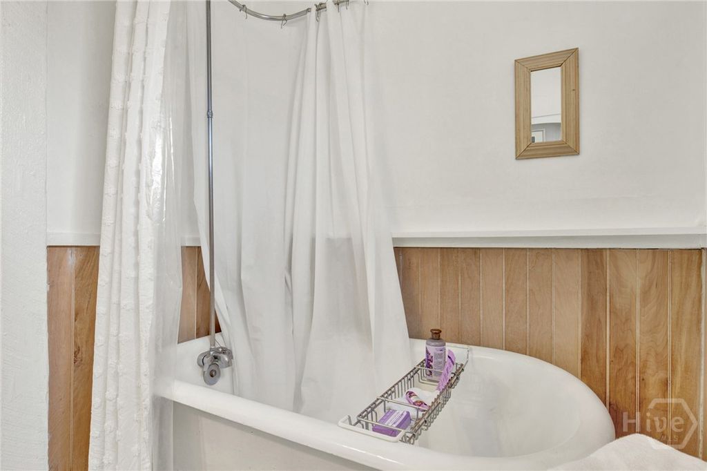 Image 24 of property listing at 535 E Gordon Street, Savannah, GA 31401