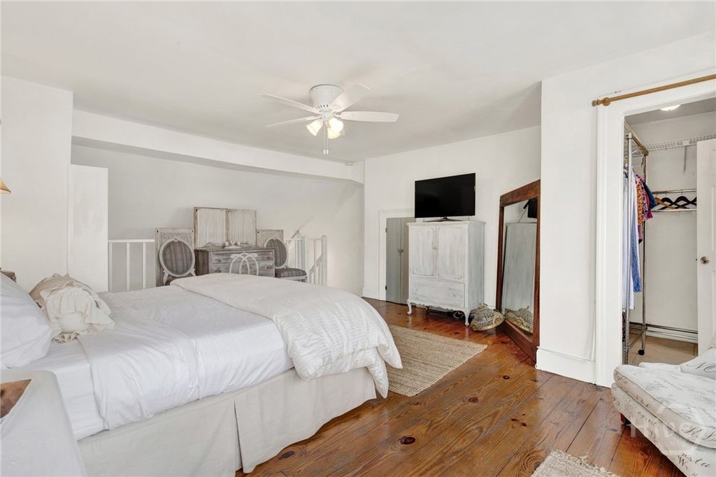 Image 37 of property listing at 535 E Gordon Street, Savannah, GA 31401