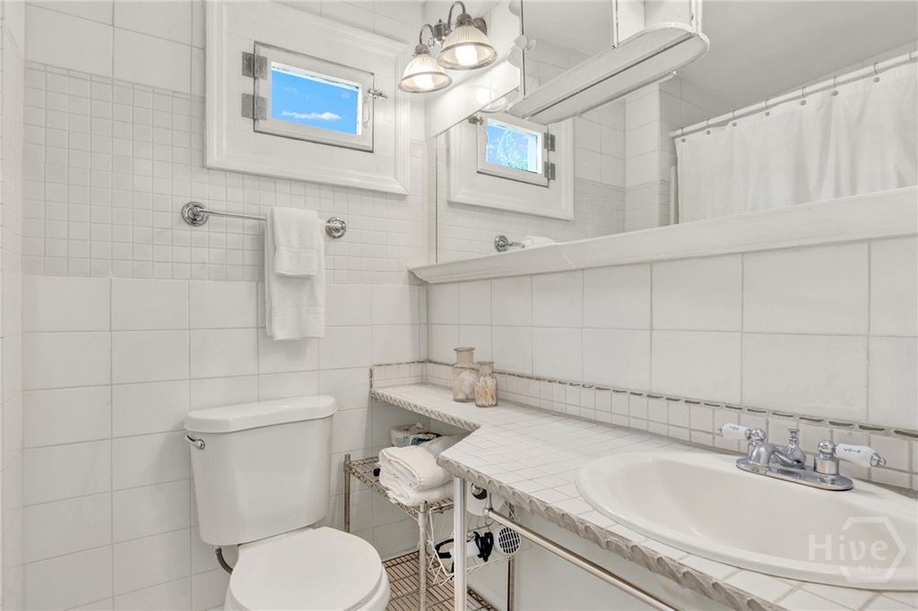 Image 39 of property listing at 535 E Gordon Street, Savannah, GA 31401