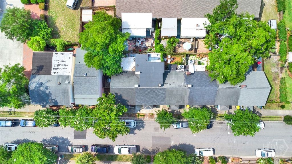 Image 5 of property listing at 535 E Gordon Street, Savannah, GA 31401