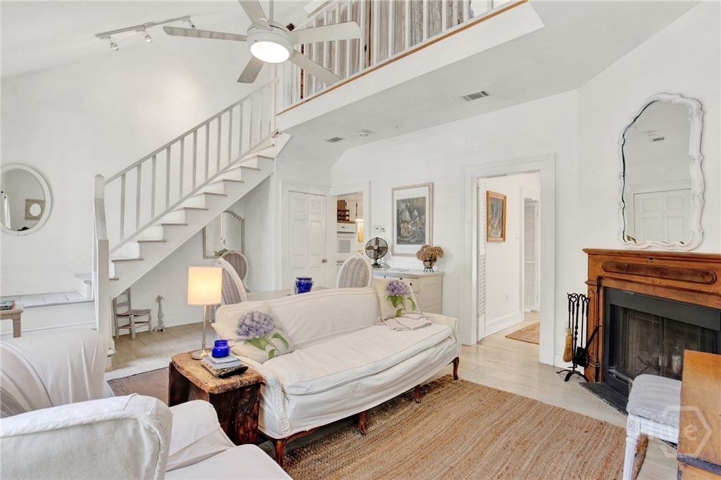 Image 6 of property listing at 535 E Gordon Street, Savannah, GA 31401