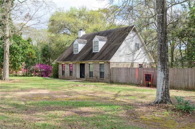 12795 Dauphin Court, Grand Bay, AL 36541