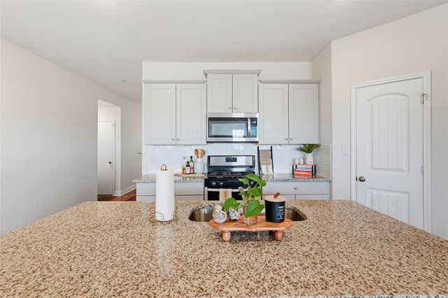 1416 PARKWOOD, Seguin, TX 78155