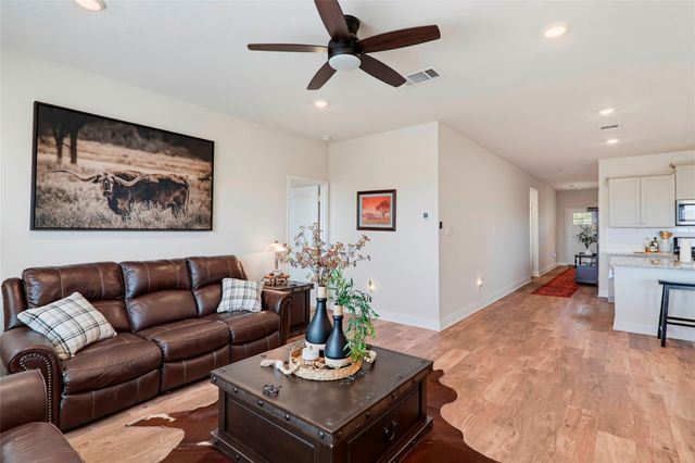 1416 PARKWOOD, Seguin, TX 78155