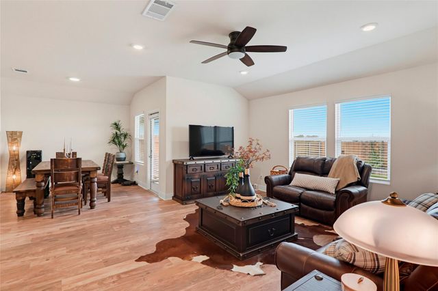 1416 PARKWOOD, Seguin, TX 78155