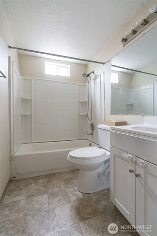 5607 76th Street W, Lakewood, WA 98499