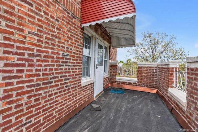 102 S Village Avenue 3B, Rockville Centre, NY 11570