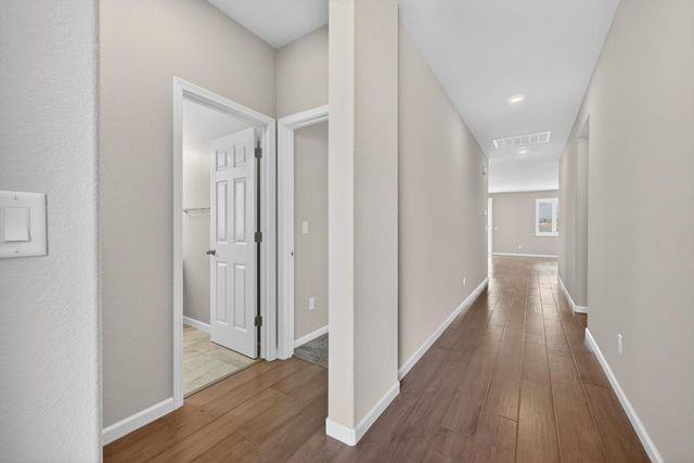 6040 Belfast Way, Roseville, CA 95747