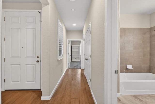 6040 Belfast Way, Roseville, CA 95747