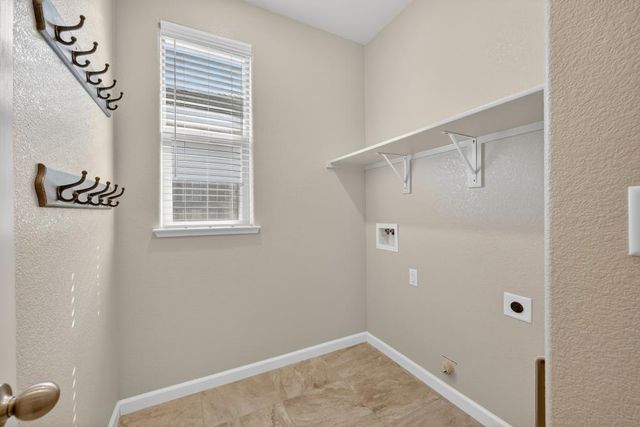 6040 Belfast Way, Roseville, CA 95747