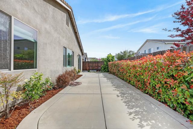 6040 Belfast Way, Roseville, CA 95747