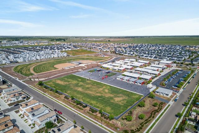 6040 Belfast Way, Roseville, CA 95747