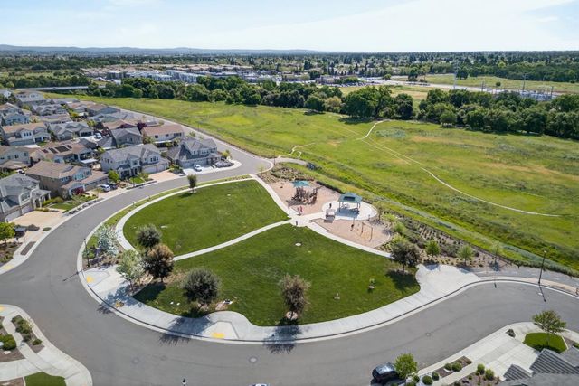 6040 Belfast Way, Roseville, CA 95747