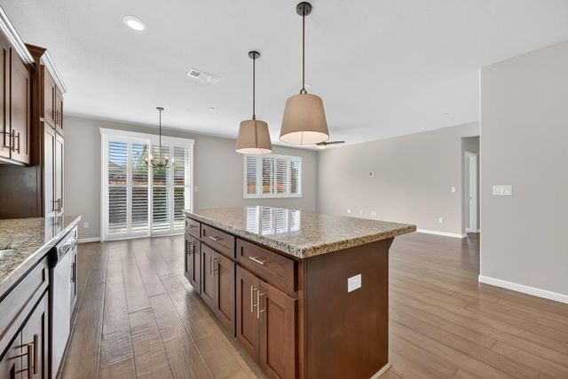 6040 Belfast Way, Roseville, CA 95747