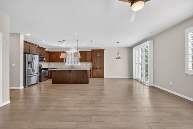 6040 Belfast Way, Roseville, CA 95747