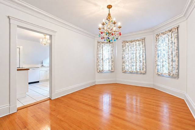 22 Centre St 2, Cambridge, MA 02139