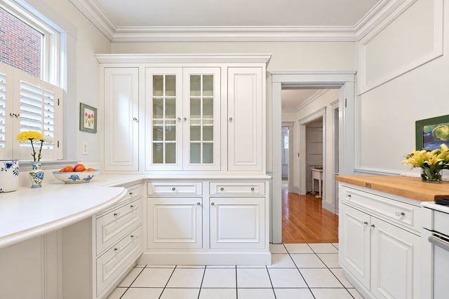 22 Centre St 2, Cambridge, MA 02139
