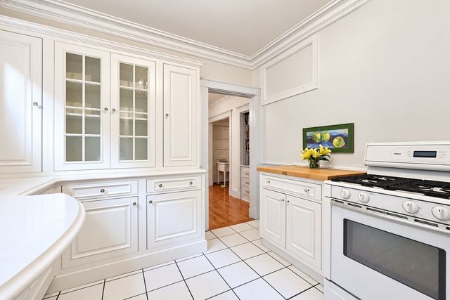 22 Centre St 2, Cambridge, MA 02139