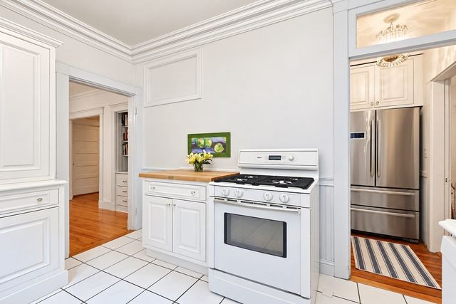 22 Centre St 2, Cambridge, MA 02139