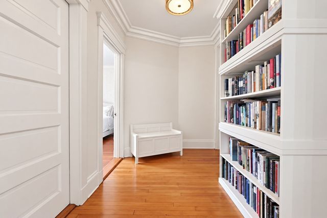 22 Centre St 2, Cambridge, MA 02139
