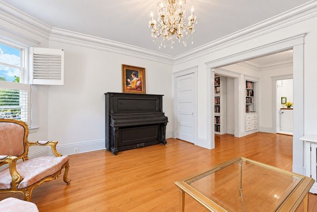 22 Centre St 2, Cambridge, MA 02139