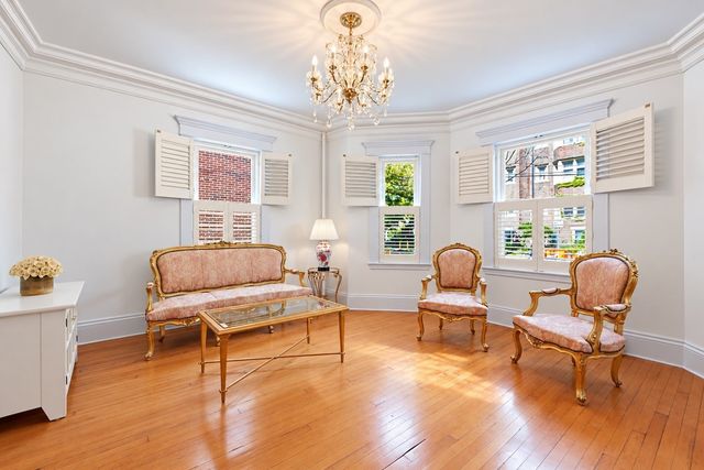 22 Centre St 2, Cambridge, MA 02139
