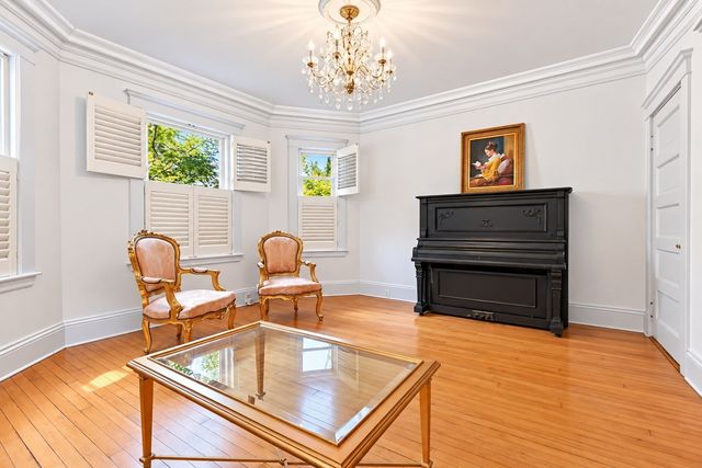 22 Centre St 2, Cambridge, MA 02139