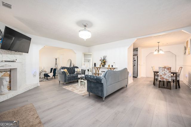 6919 Hickory Log Road, Austell, GA 30168