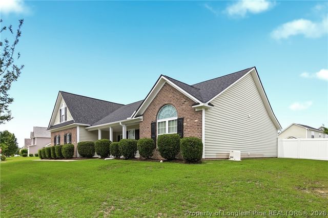 325 Ranier Drive, Raeford, NC 28376