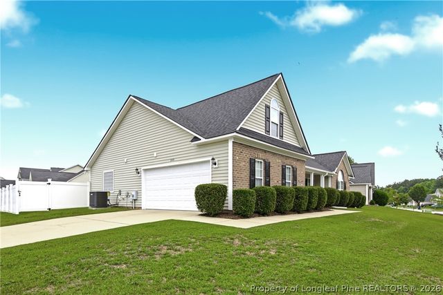 325 Ranier Drive, Raeford, NC 28376