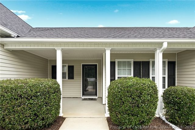 325 Ranier Drive, Raeford, NC 28376