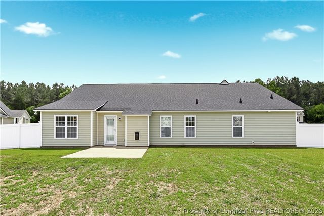 325 Ranier Drive, Raeford, NC 28376
