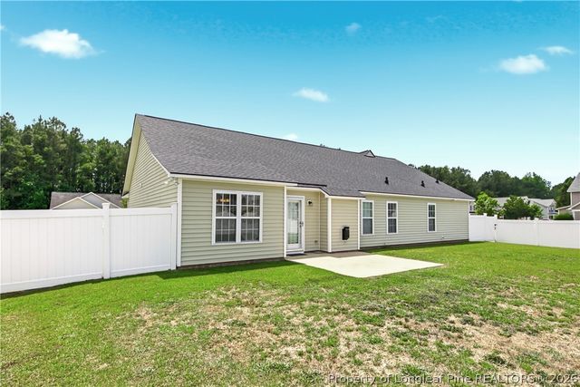 325 Ranier Drive, Raeford, NC 28376