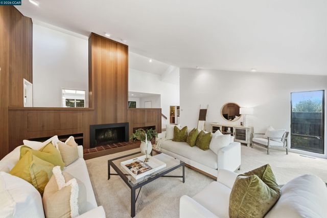 41 E Altarinda Dr, Orinda, CA 94563