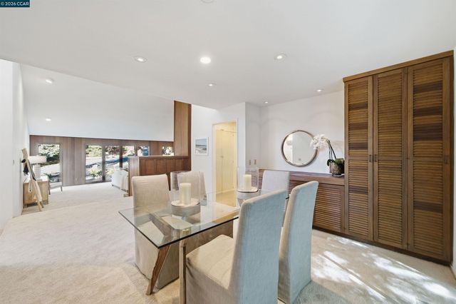 41 E Altarinda Dr, Orinda, CA 94563