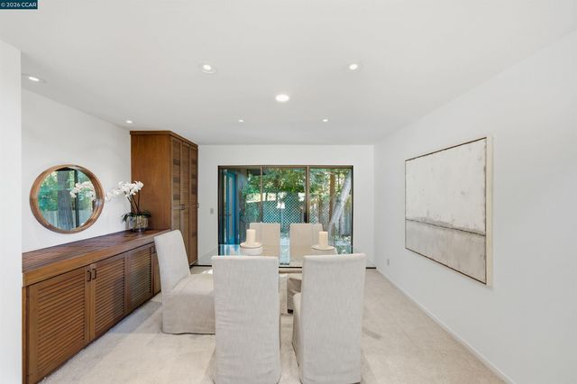 41 E Altarinda Dr, Orinda, CA 94563