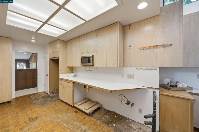 41 E Altarinda Dr, Orinda, CA 94563