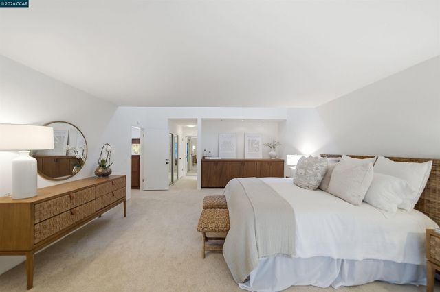41 E Altarinda Dr, Orinda, CA 94563